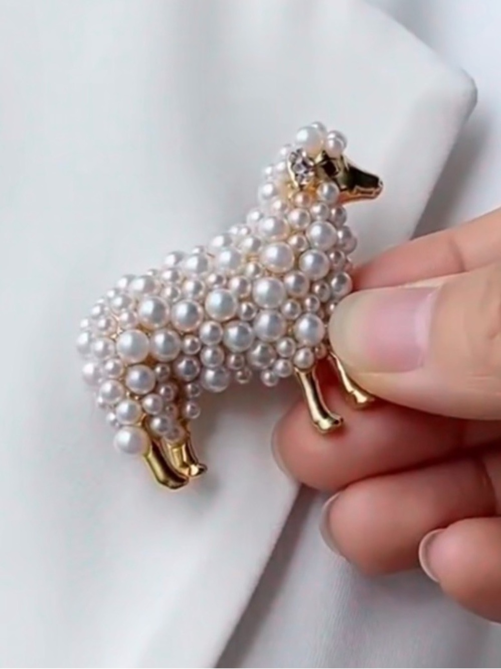 White Pearl accent Sheep Brooch - Gold & Cream/white tones - Picture 12 of 13